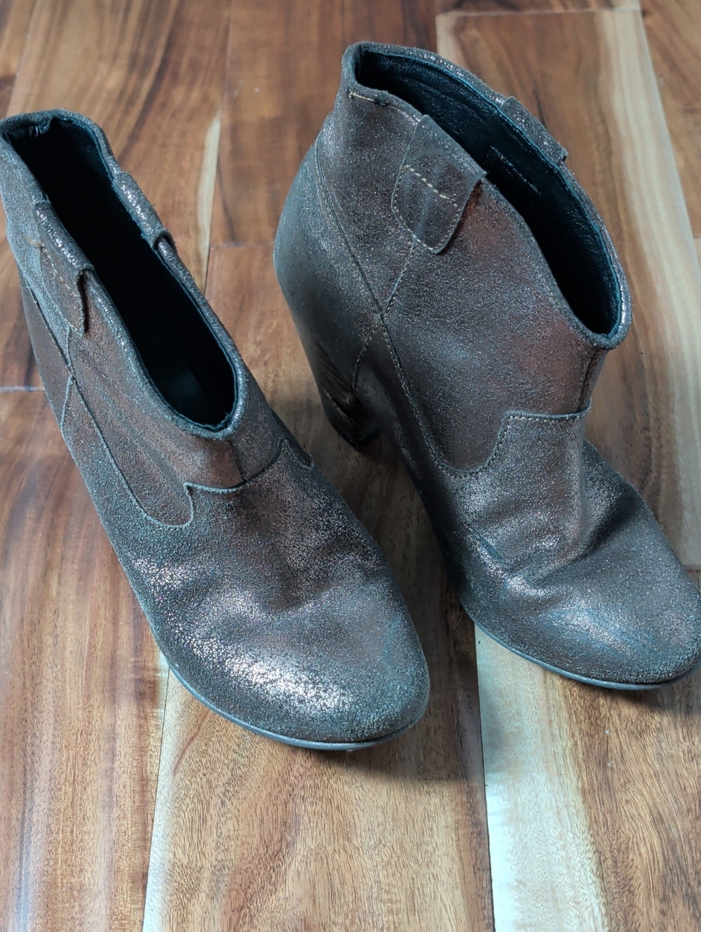 Bulou 15 Inner Wedge Short in Silky Bronze Silky Bronze Ankle Boots